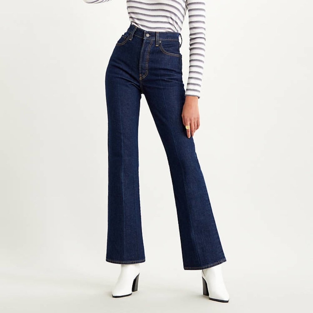 NWT - Levi's Ribcage Bootcut Women's Jeans